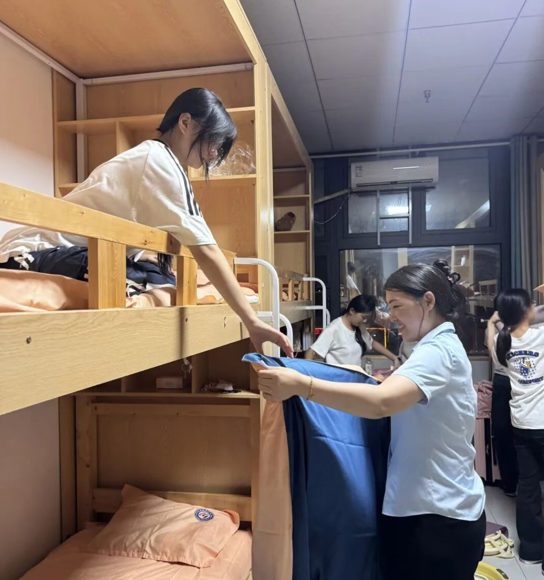 城科夜话：宿舍里的“小温暖”，藏着开学第一天的温柔收尾