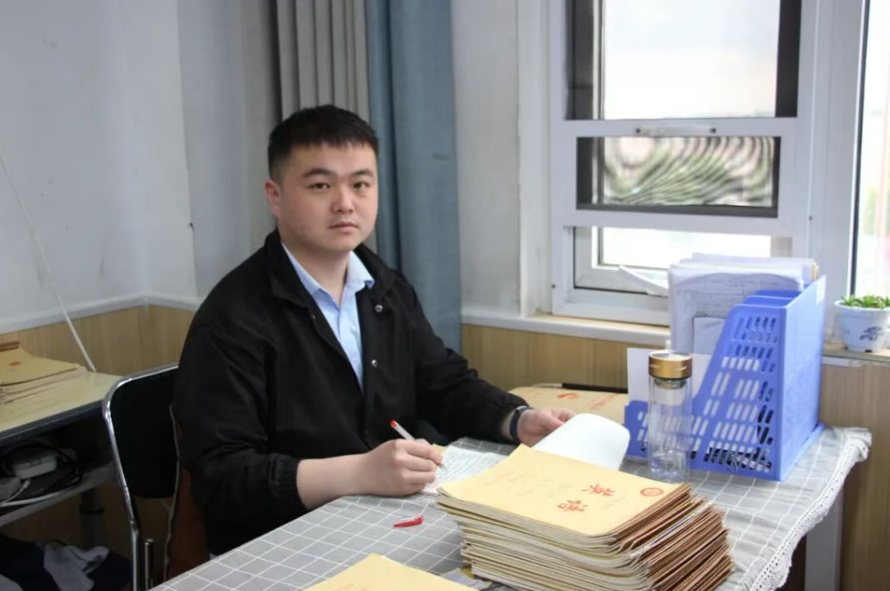 临沂城市科技学校 | 徐斌：讲台育桃李，赛场展锋芒，歌声暖校园